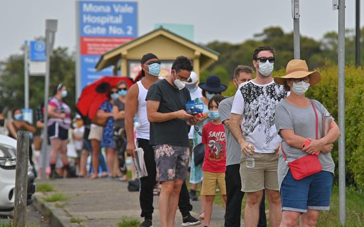Australia imposes border curbs as Sydney virus cluster grows